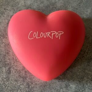 "Woo Me" pressed powder blush